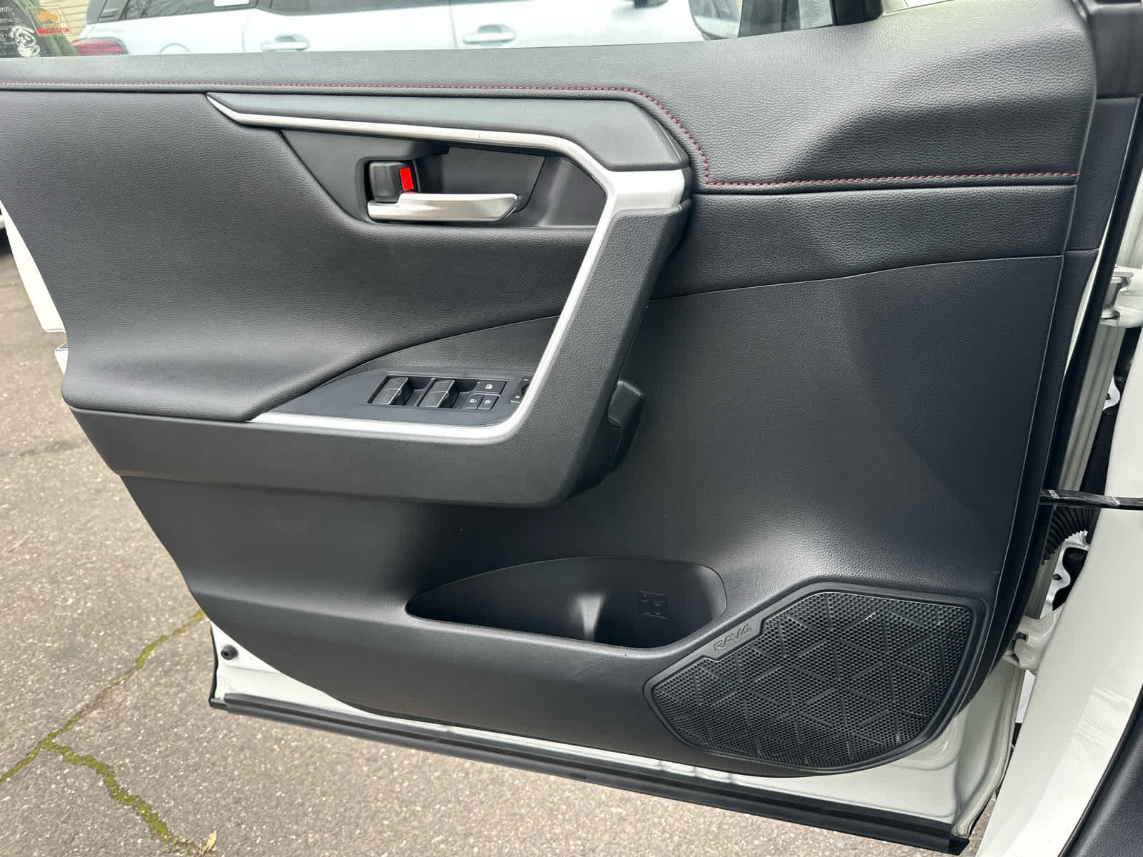 Thumbnail: 2022 Toyota RAV4 - 6