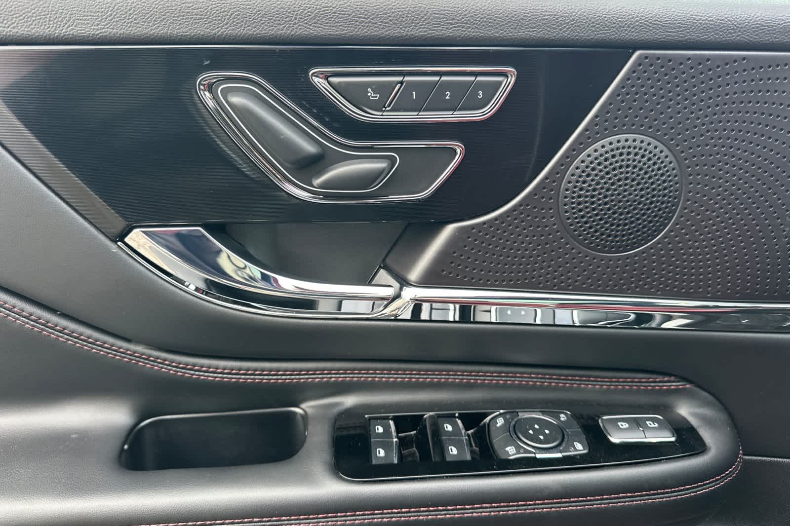 Thumbnail: 2026 Lincoln Corsair - 13