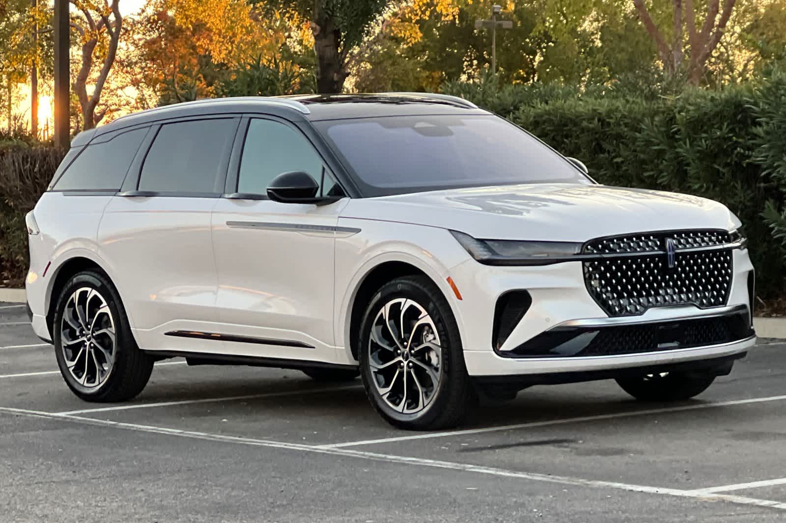 Thumbnail: 2026 Lincoln Nautilus - 10