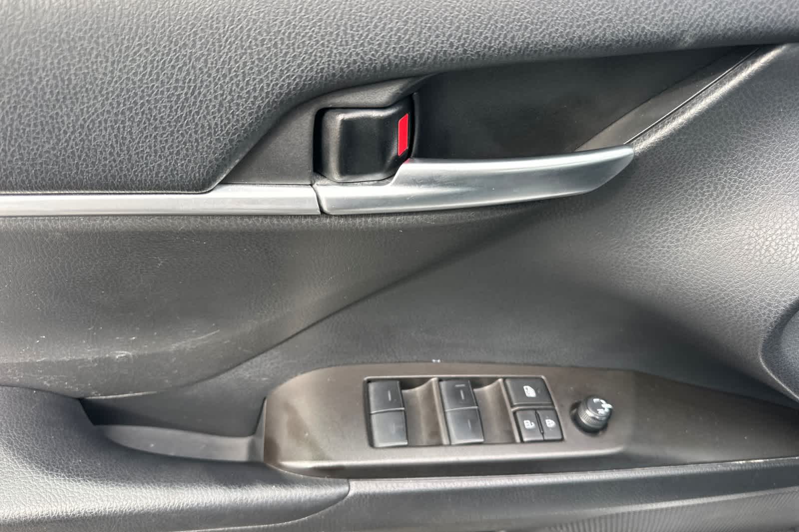 Thumbnail: 2023 Toyota Camry - 12