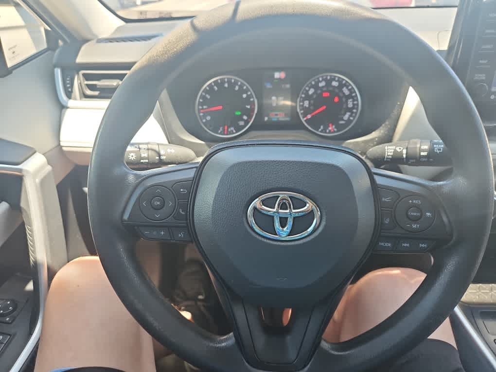 Thumbnail: 2021 Toyota RAV4 - 15