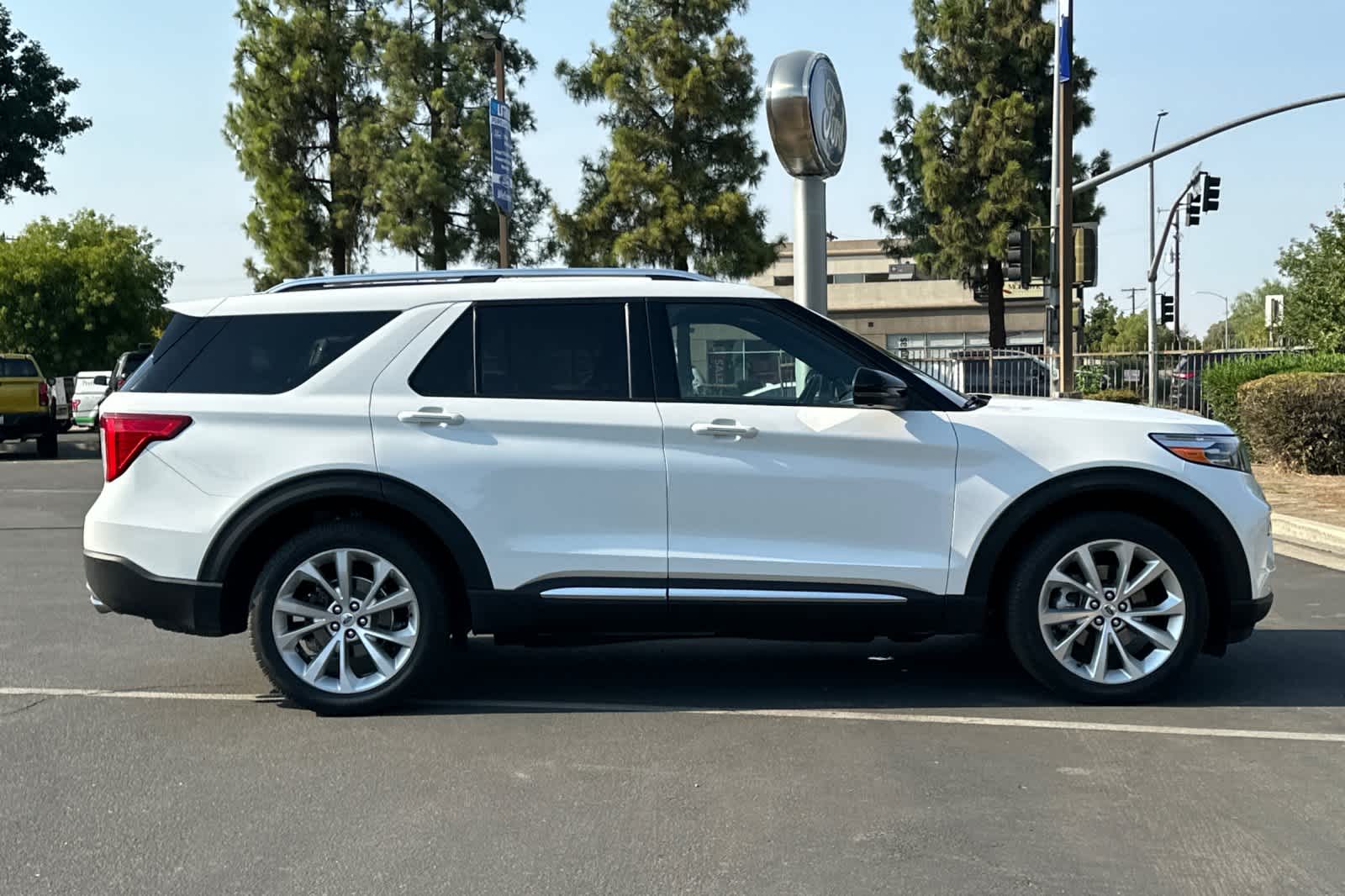 Thumbnail: 2023 Ford Explorer - 9