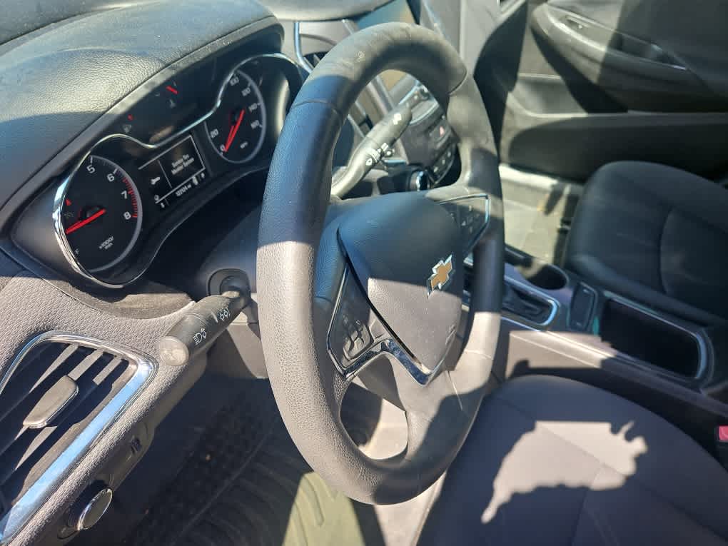 Thumbnail: 2019 Chevrolet Cruze - 2
