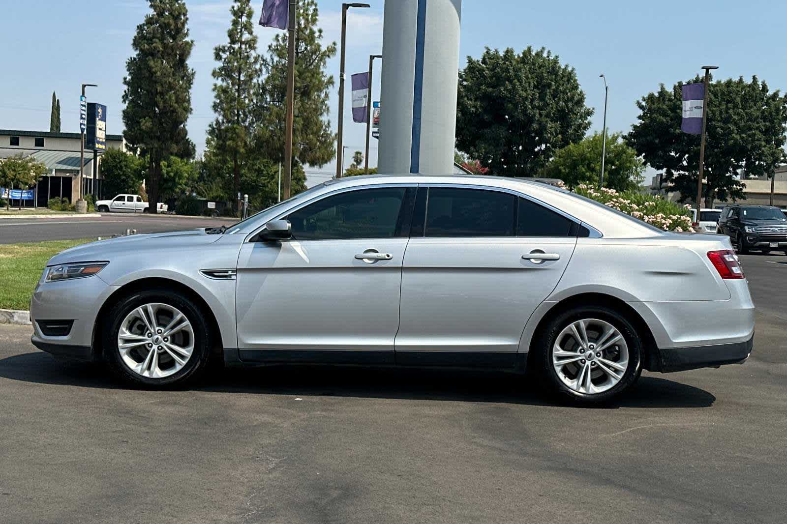 2017 Ford Taurus SEL 5