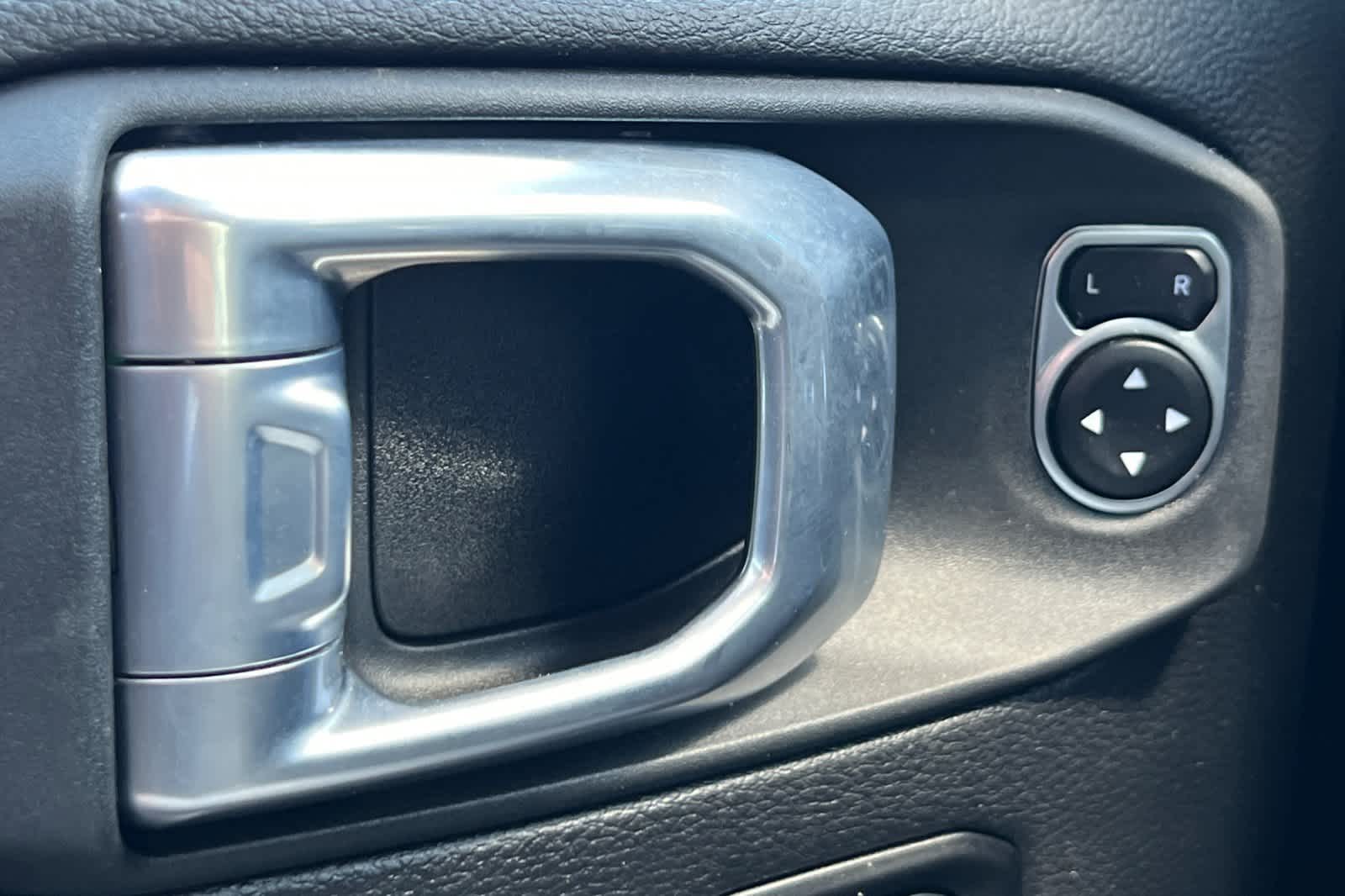 Thumbnail: 2024 Jeep Wrangler - 14