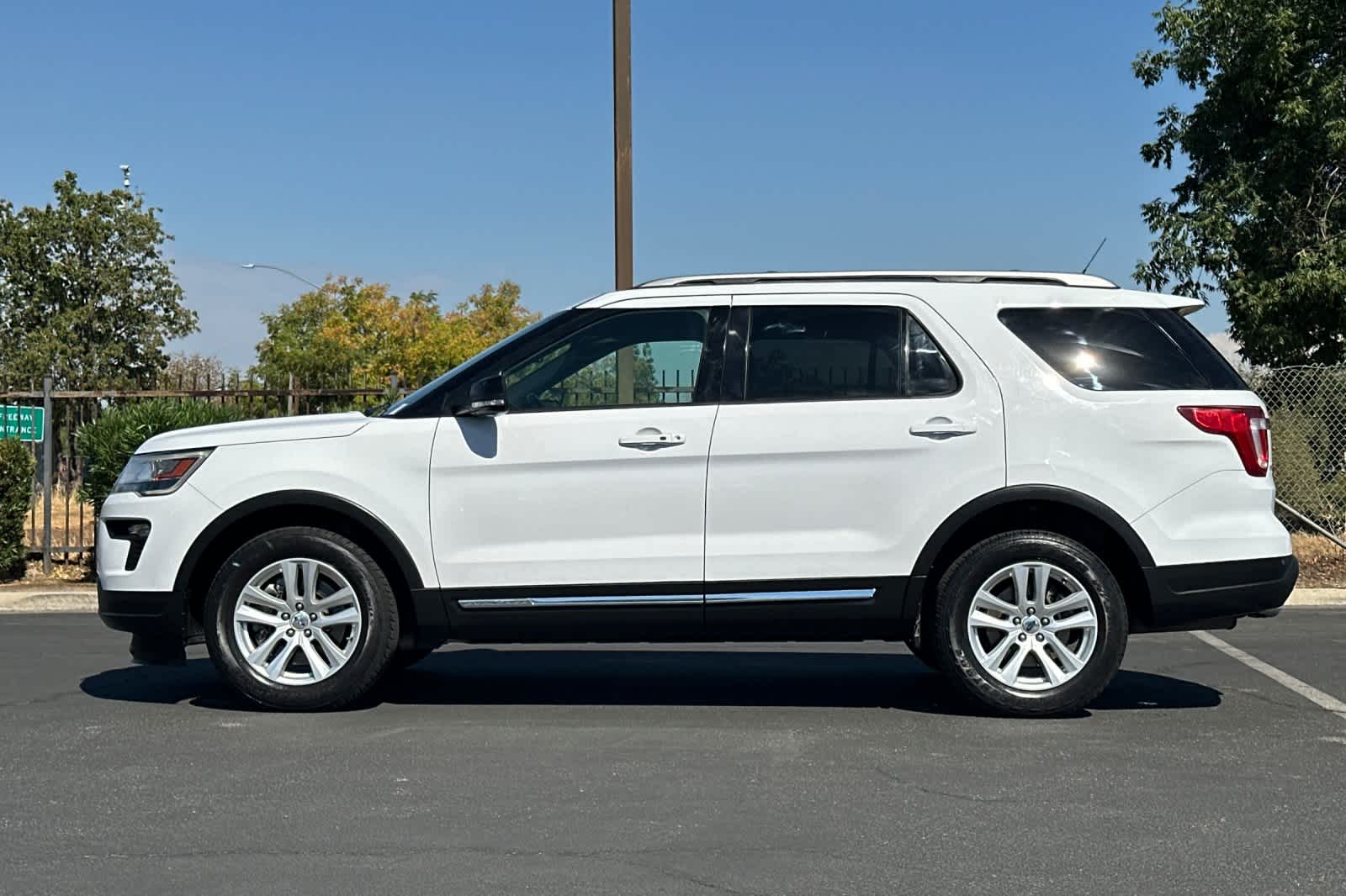 Thumbnail: 2018 Ford Explorer - 5
