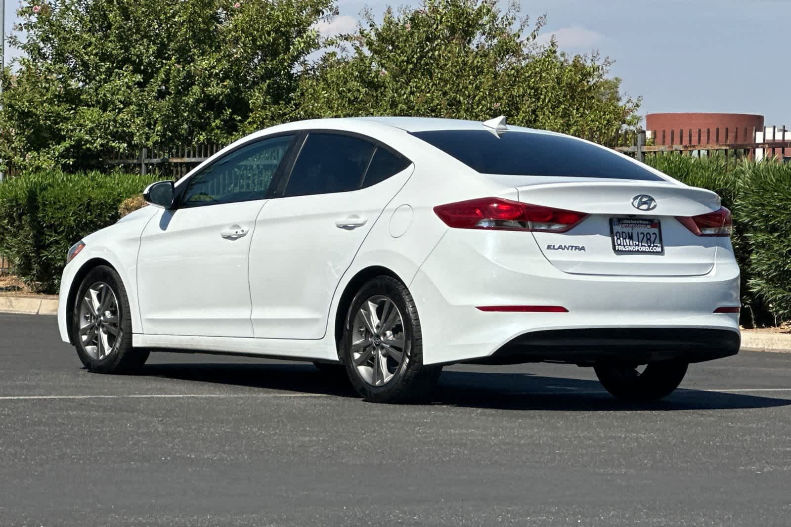 Thumbnail: 2017 Hyundai Elantra - 6