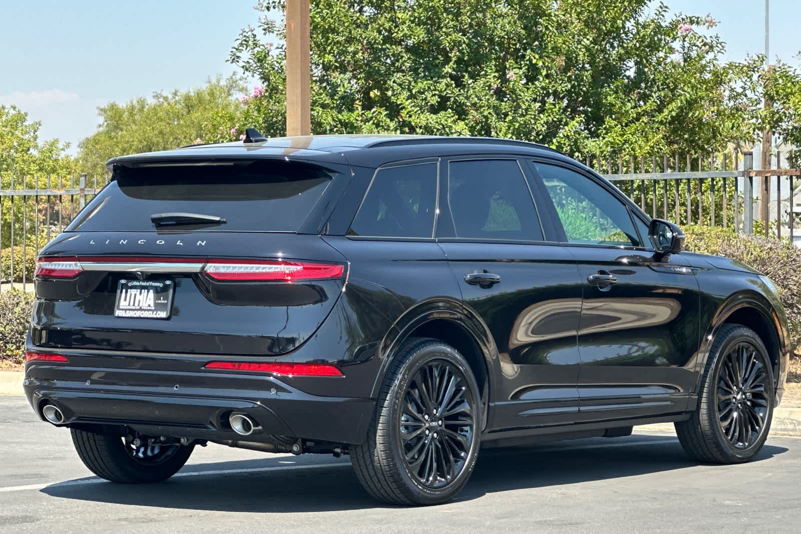 Thumbnail: 2025 Lincoln Corsair - 2