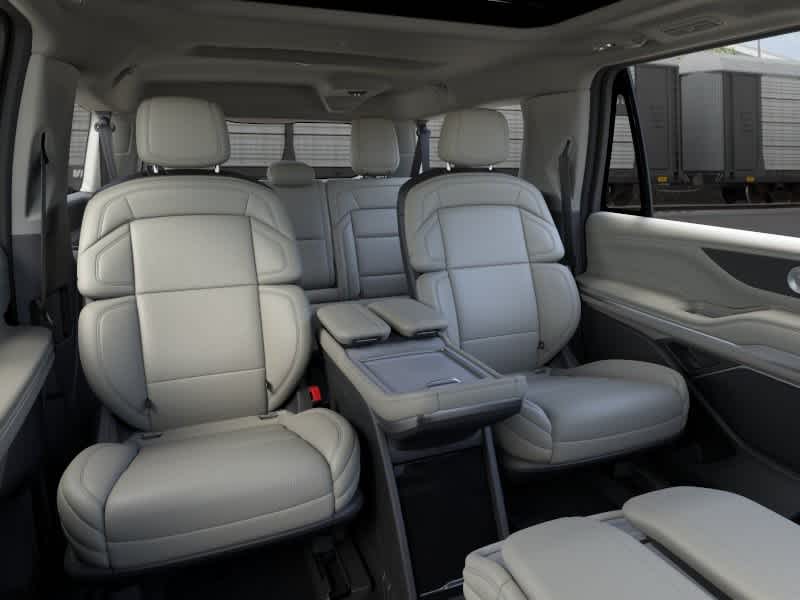 Thumbnail: 2026 Lincoln Navigator L - 12