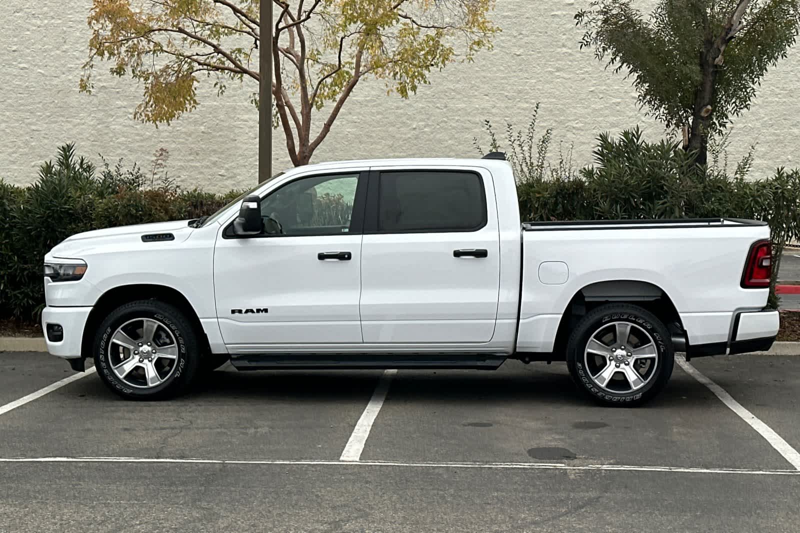 Thumbnail: 2025 RAM 1500 - 5