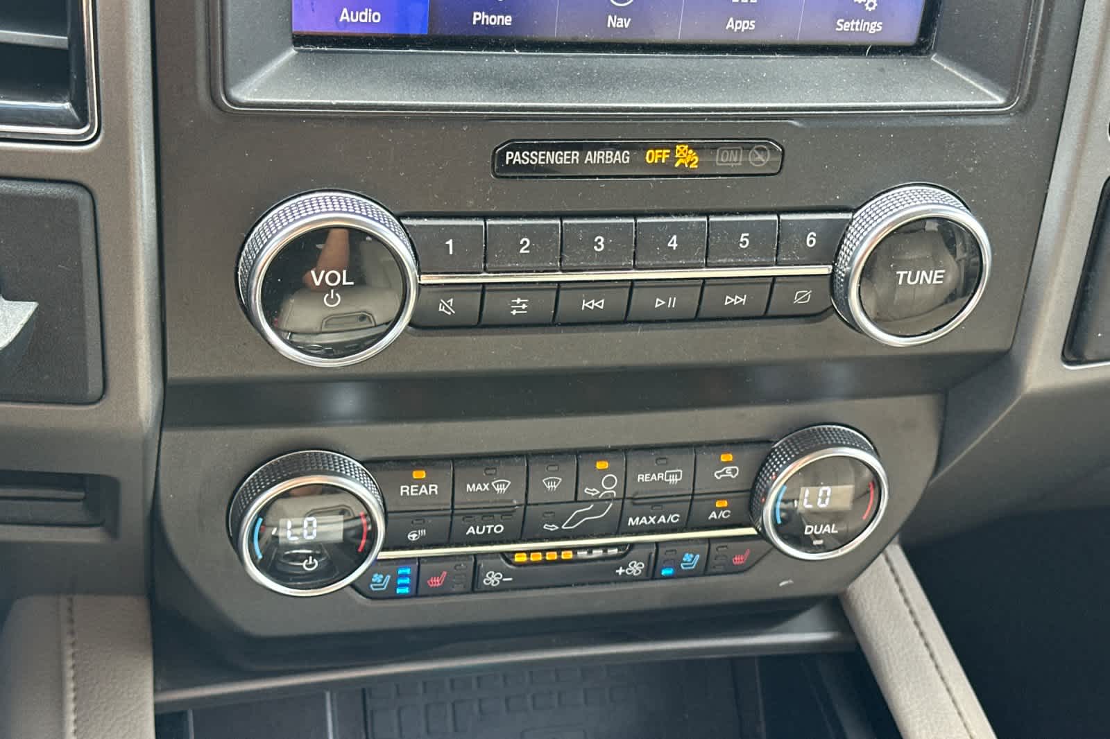 Thumbnail: 2020 Ford Expedition - 22