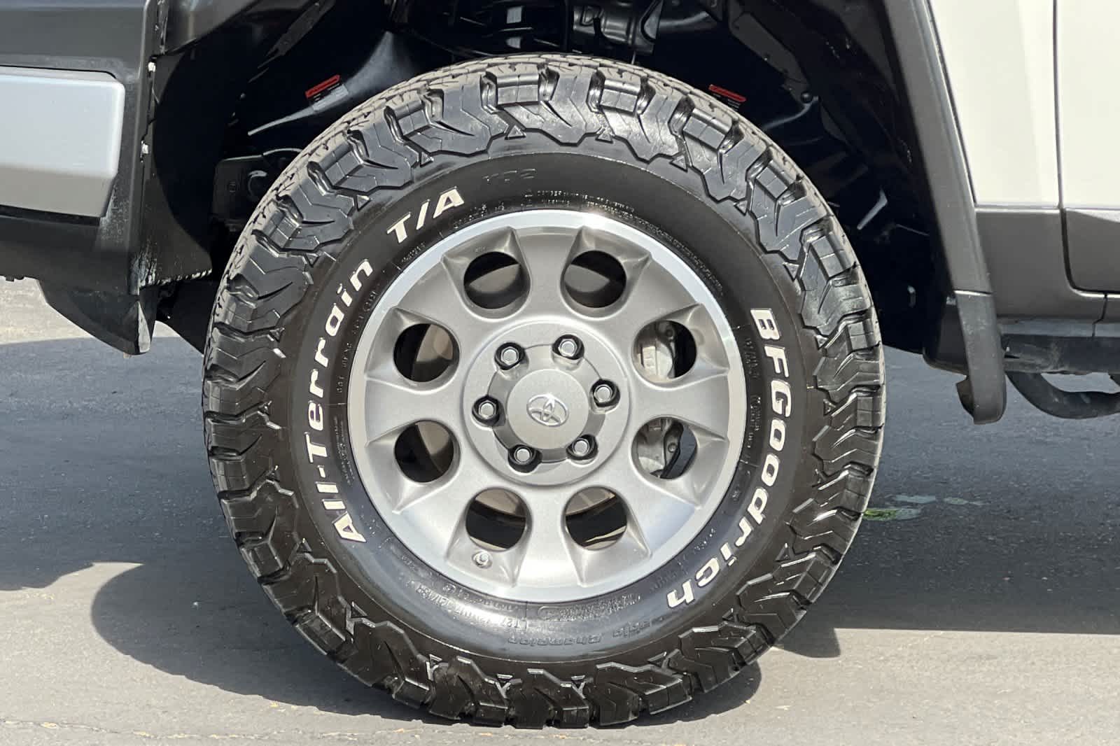 Thumbnail: 2013 Toyota FJ Cruiser - 25