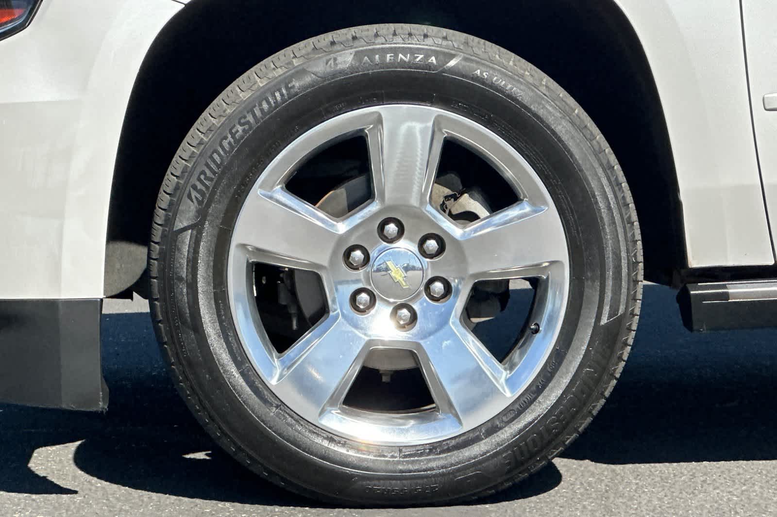 Thumbnail: 2016 Chevrolet Suburban - 27