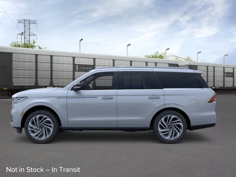 Thumbnail: 2026 Lincoln Navigator - 3