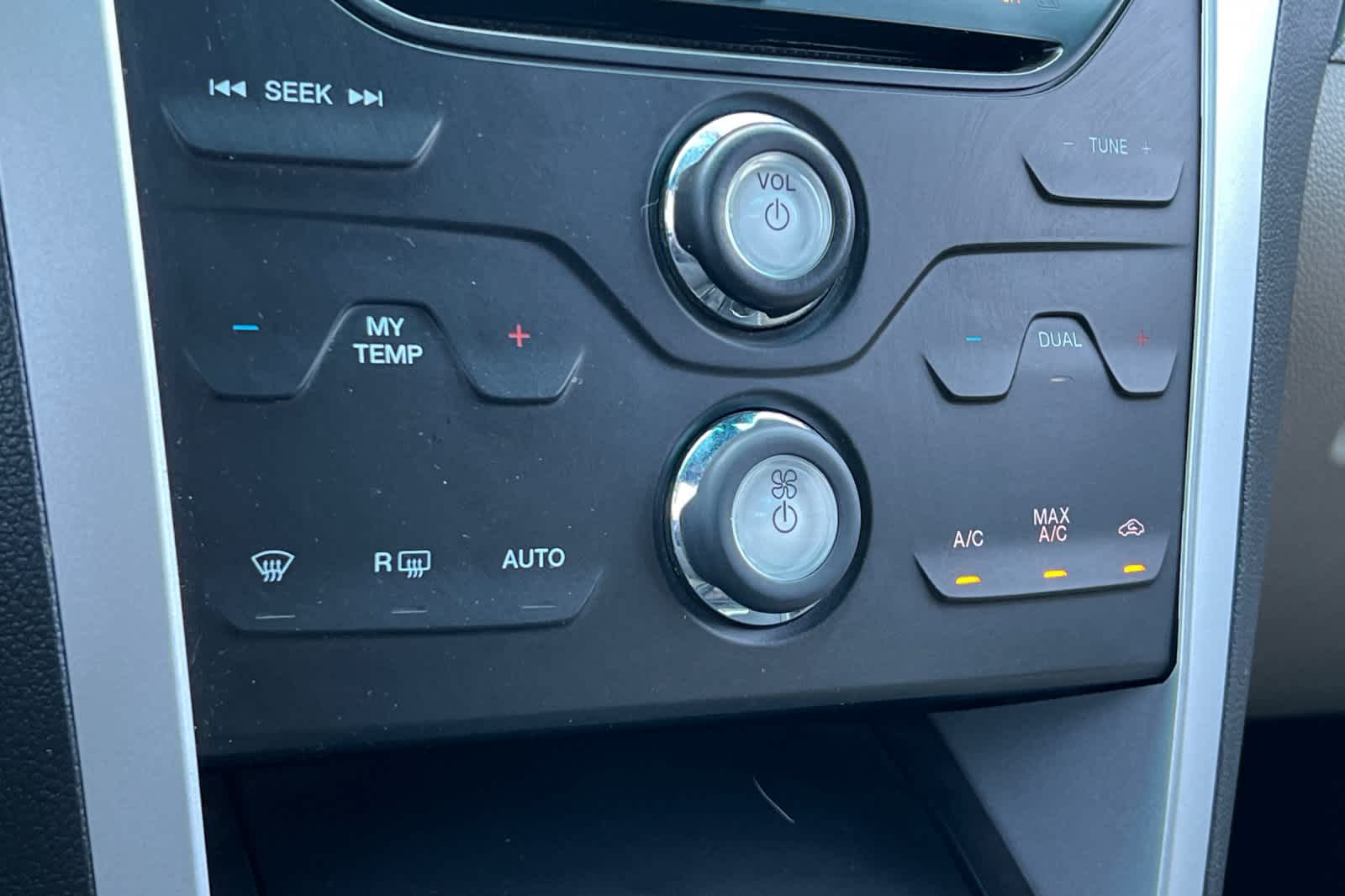 Thumbnail: 2015 Ford Explorer - 22