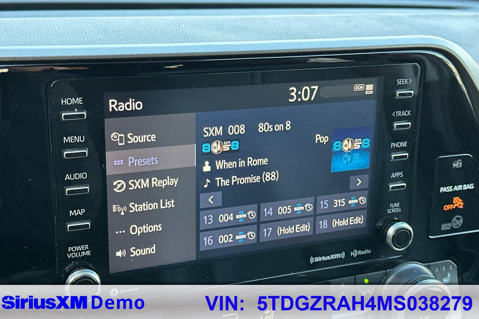 Thumbnail: 2021 Toyota Highlander - 29