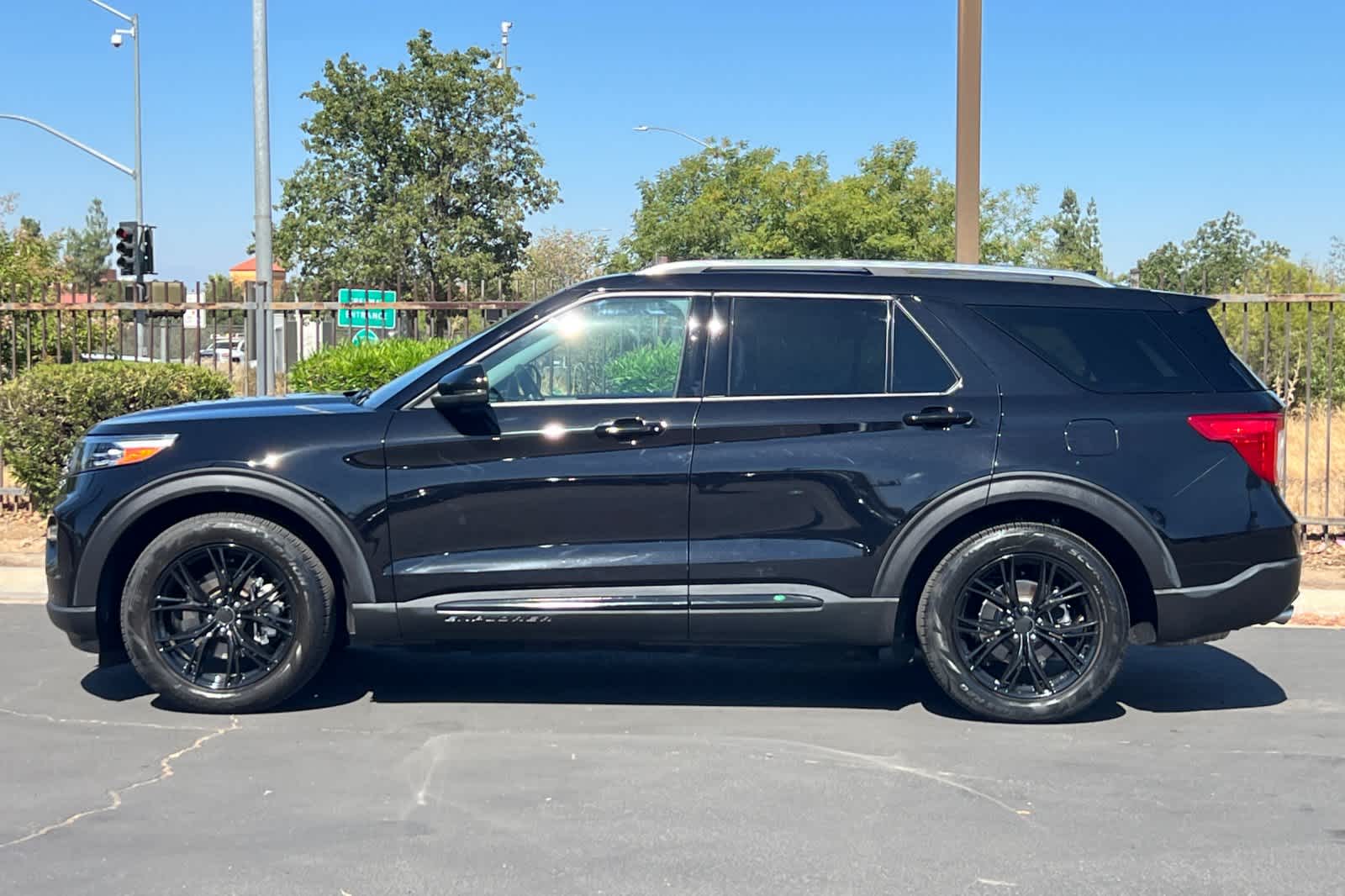 Thumbnail: 2020 Ford Explorer - 5