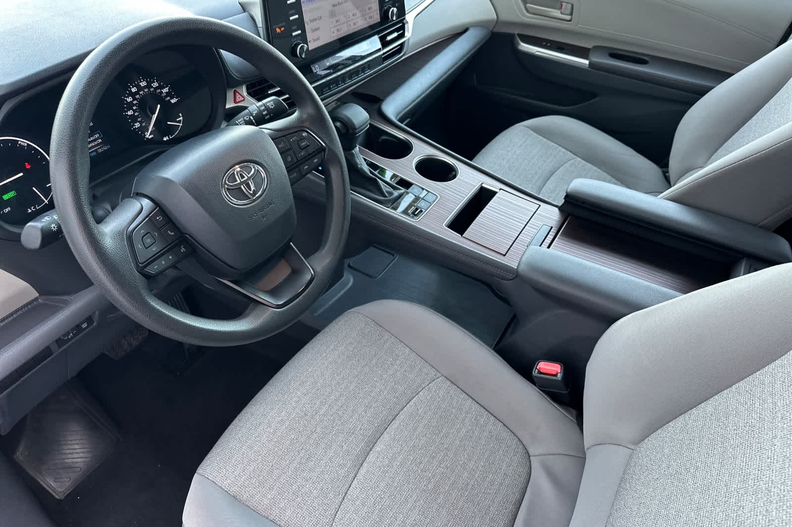 Thumbnail: 2024 Toyota Sienna - 12