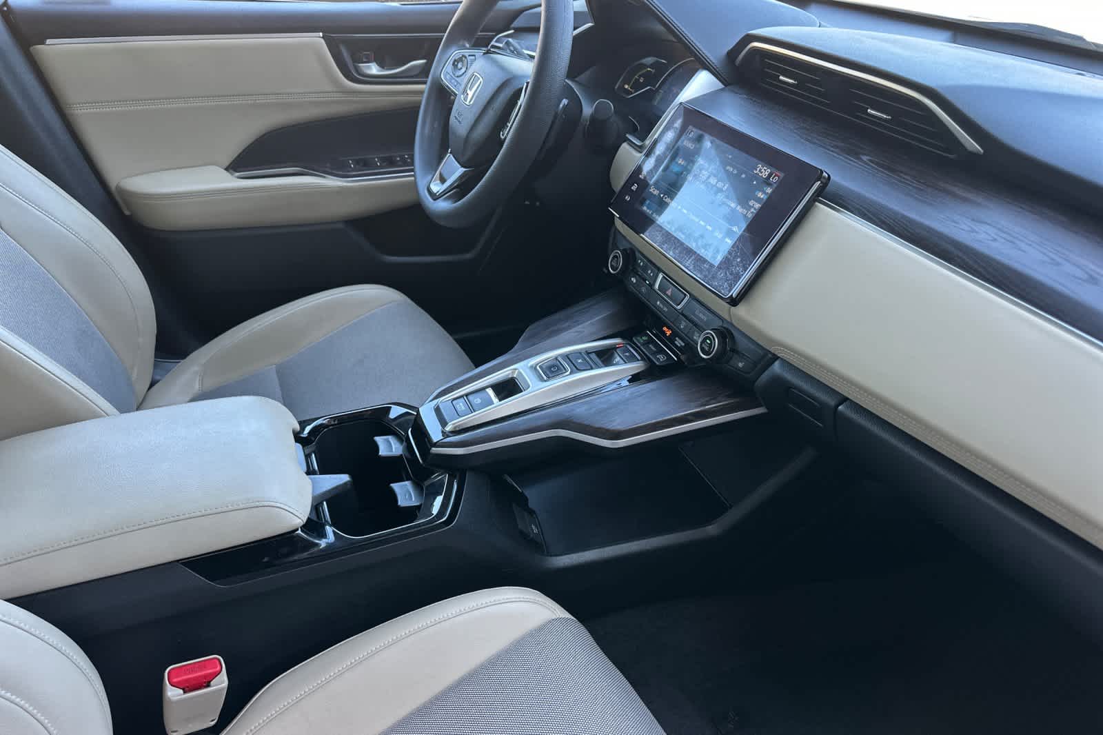 Thumbnail: 2018 Honda Clarity - 15