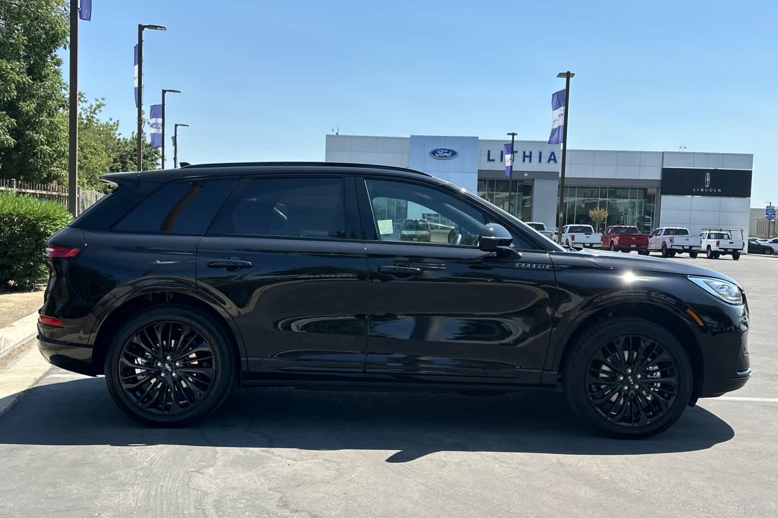 Thumbnail: 2025 Lincoln Corsair - 8