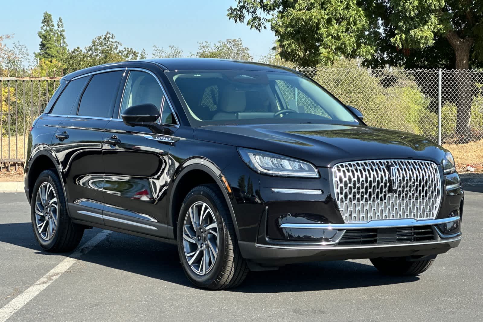 Thumbnail: 2025 Lincoln Corsair - 10