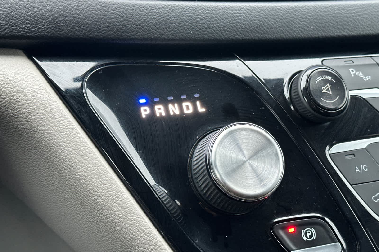 Thumbnail: 2017 Chrysler Pacifica - 22