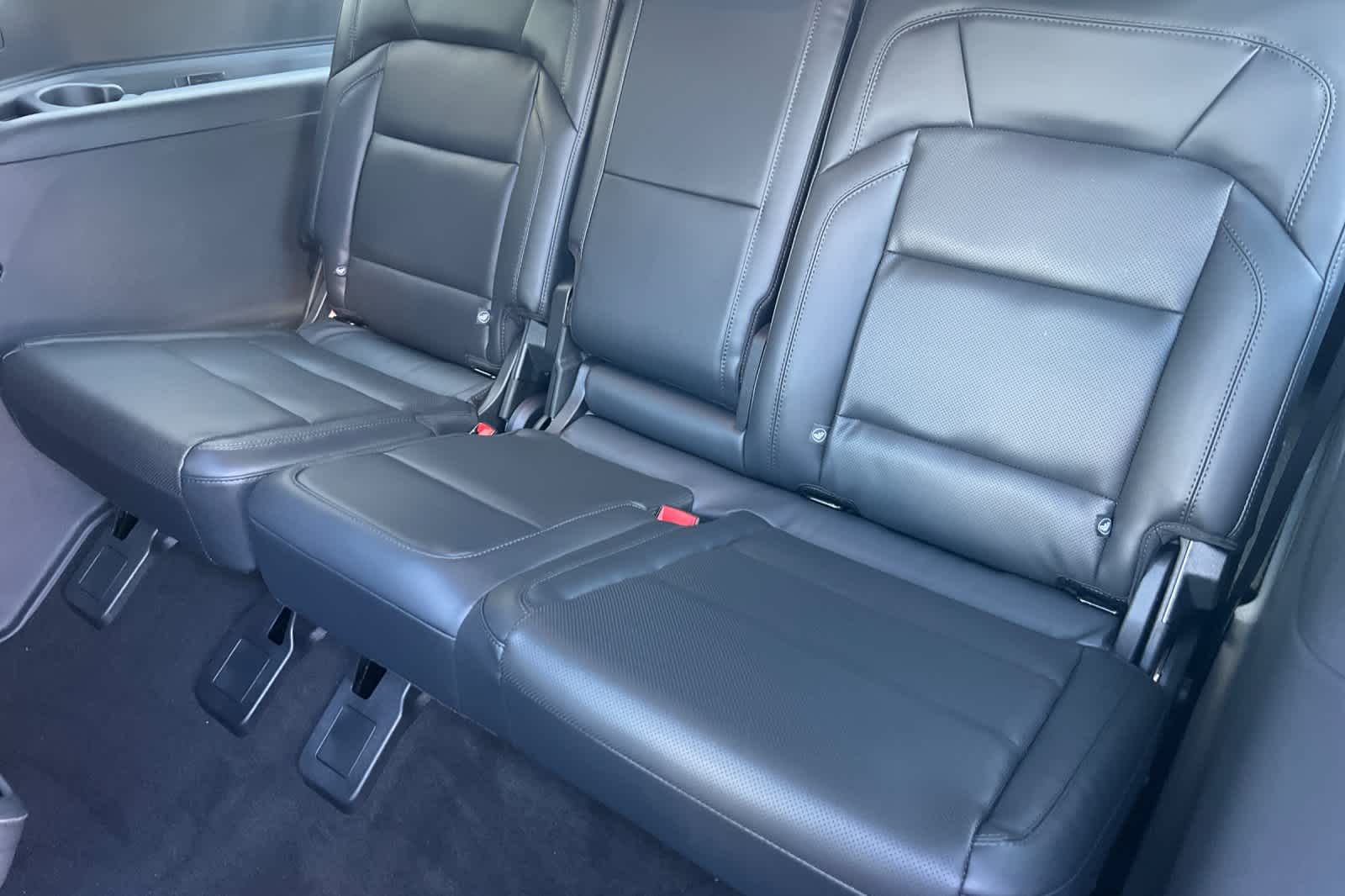 Thumbnail: 2026 Lincoln Navigator L - 16