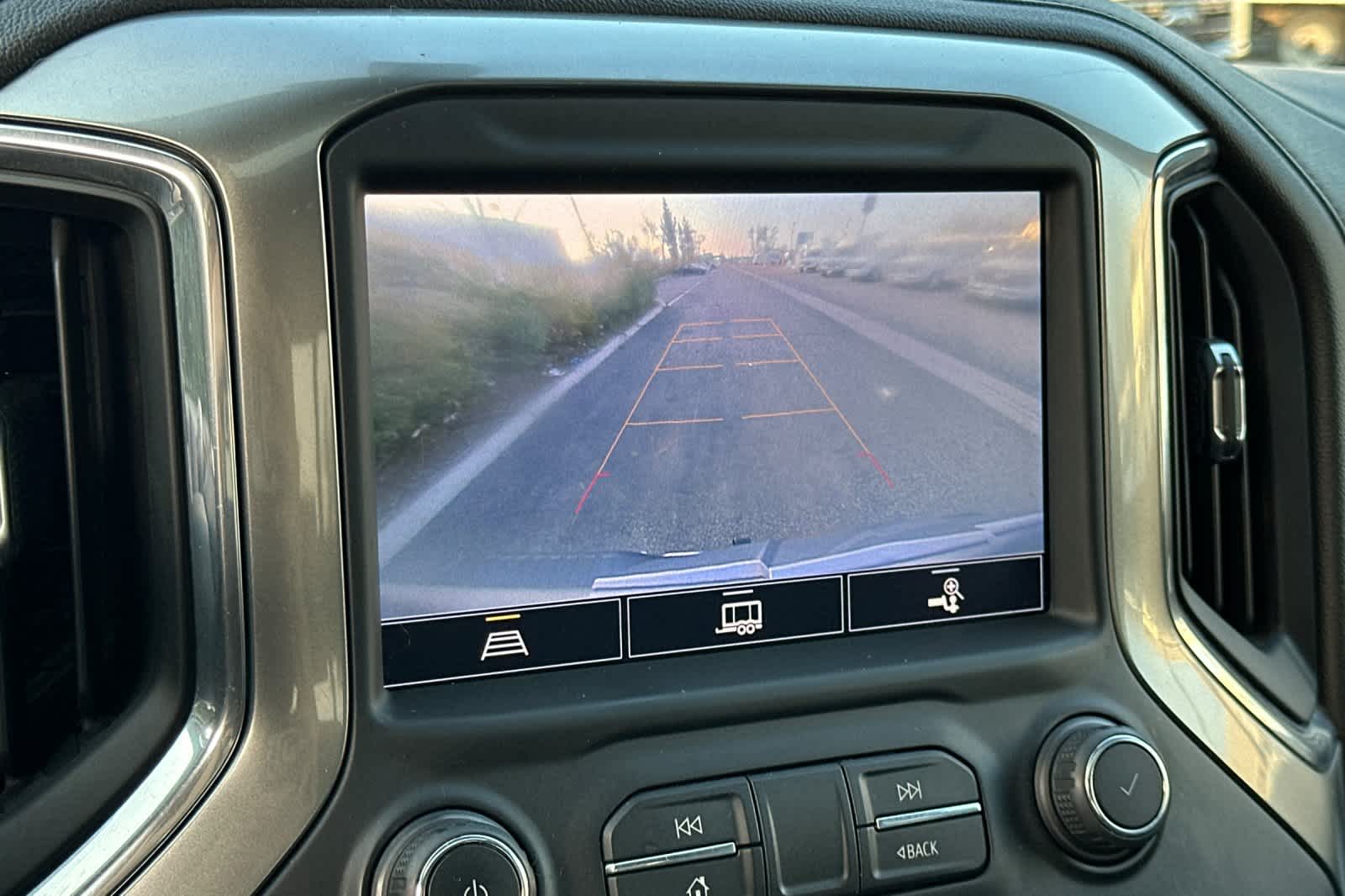 Thumbnail: 2022 Chevrolet Silverado 1500 - 19