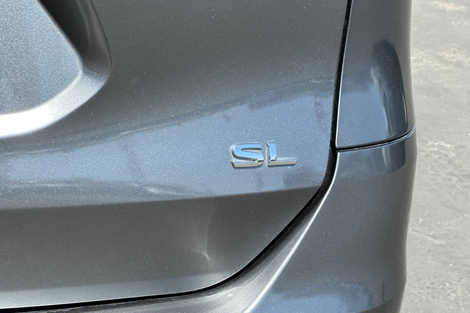 Thumbnail: 2015 Nissan Rogue - 27