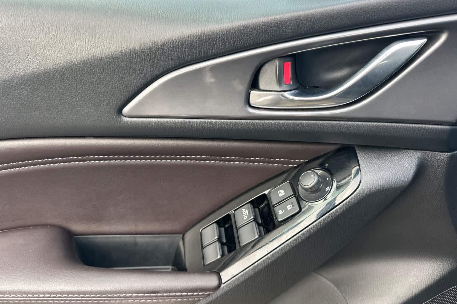 Thumbnail: 2017 Mazda Mazda3 - 12