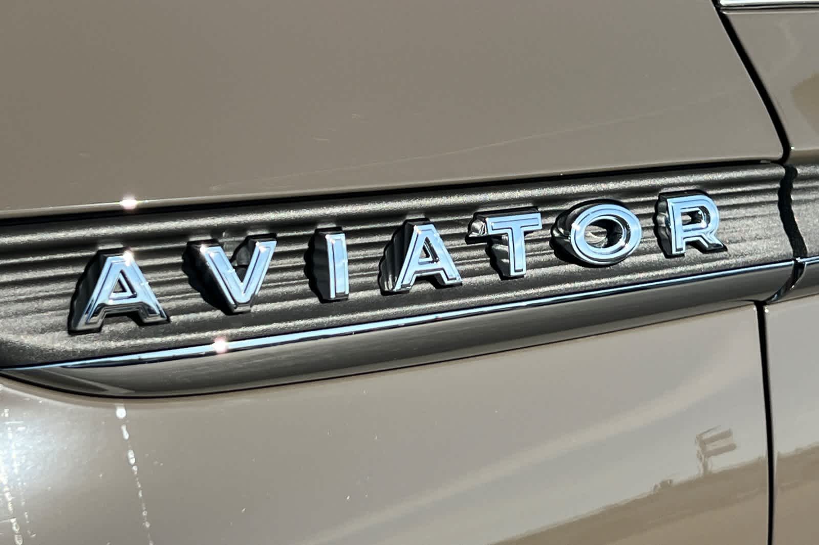 Thumbnail: 2026 Lincoln Aviator - 29