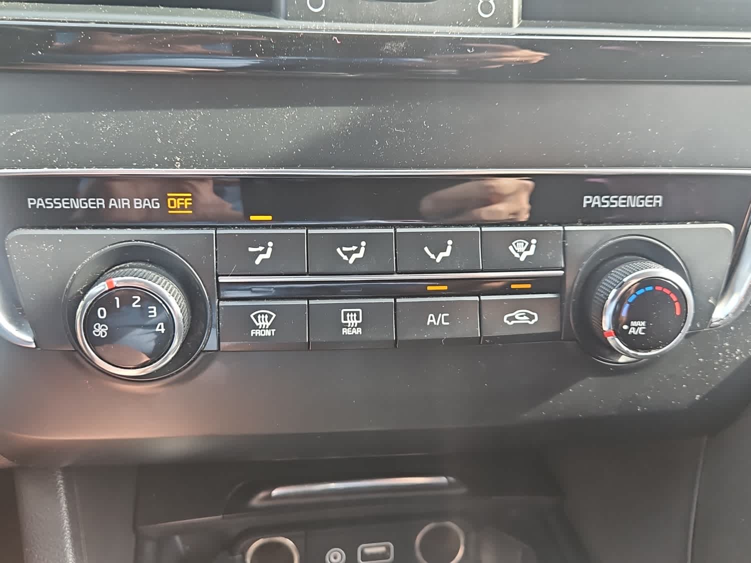 Thumbnail: 2016 Kia Optima - 17