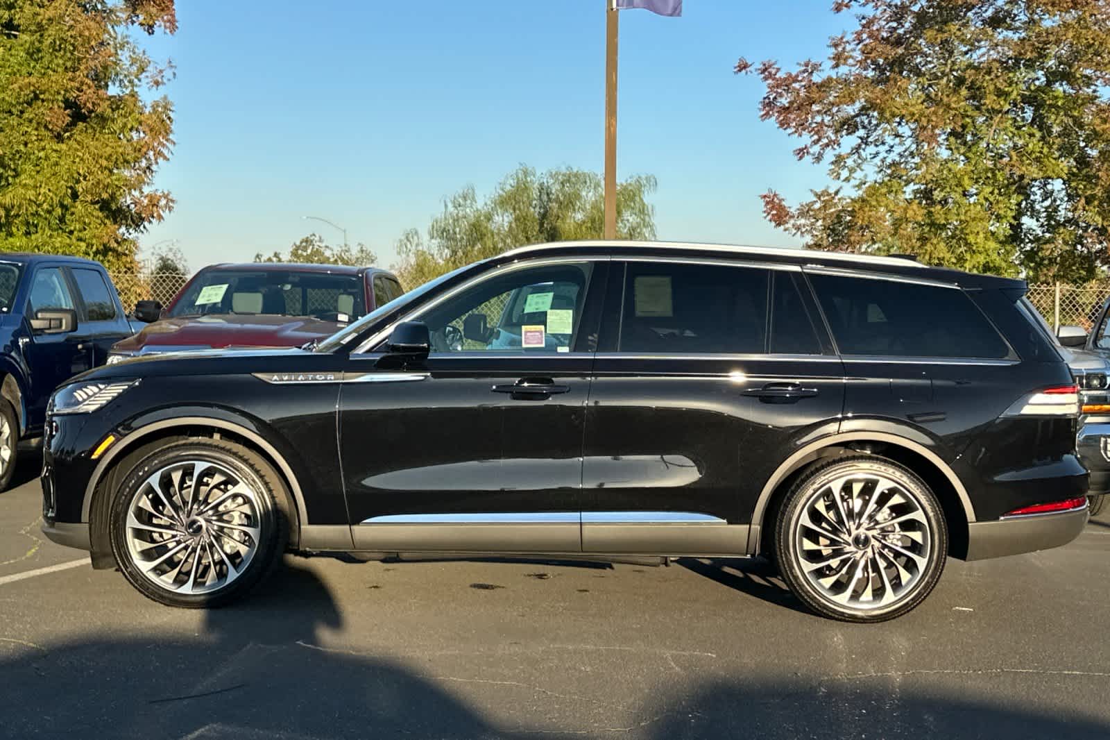 Thumbnail: 2025 Lincoln Aviator - 5