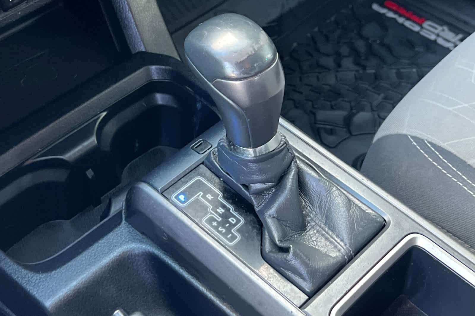 Thumbnail: 2020 Toyota Tacoma - 20