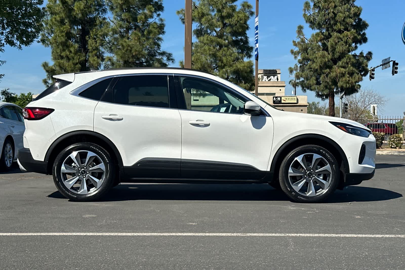 Thumbnail: 2024 Ford Escape - 8