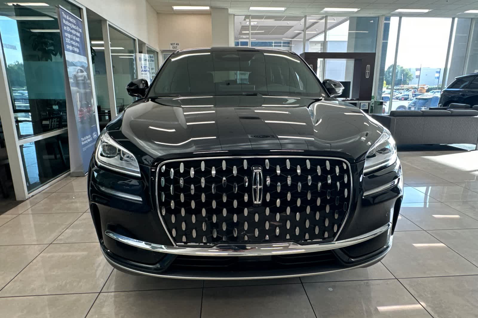 Thumbnail: 2025 Lincoln Corsair - 11