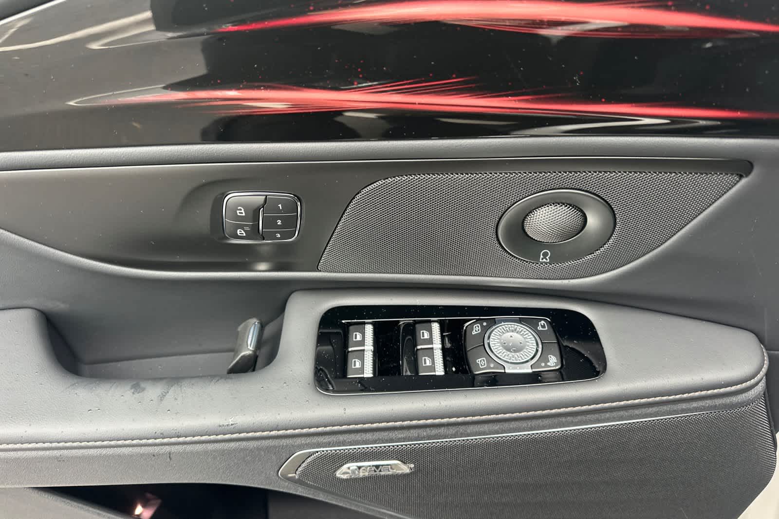 Thumbnail: 2026 Lincoln Nautilus - 13