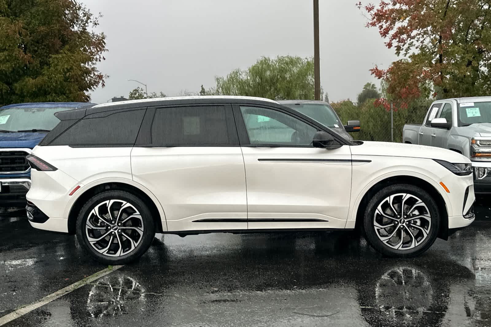 Thumbnail: 2026 Lincoln Nautilus - 8