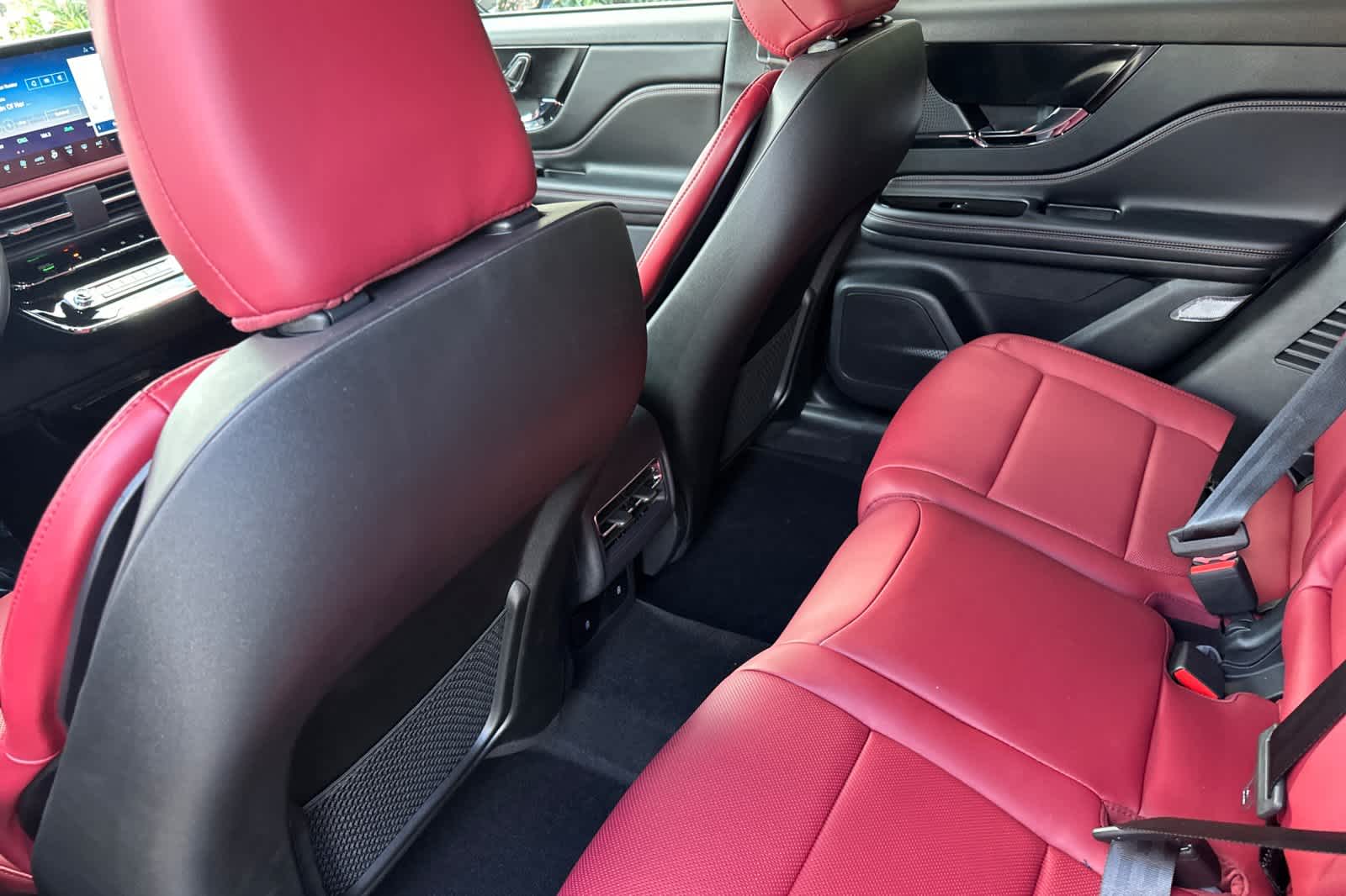 Thumbnail: 2025 Lincoln Corsair - 4