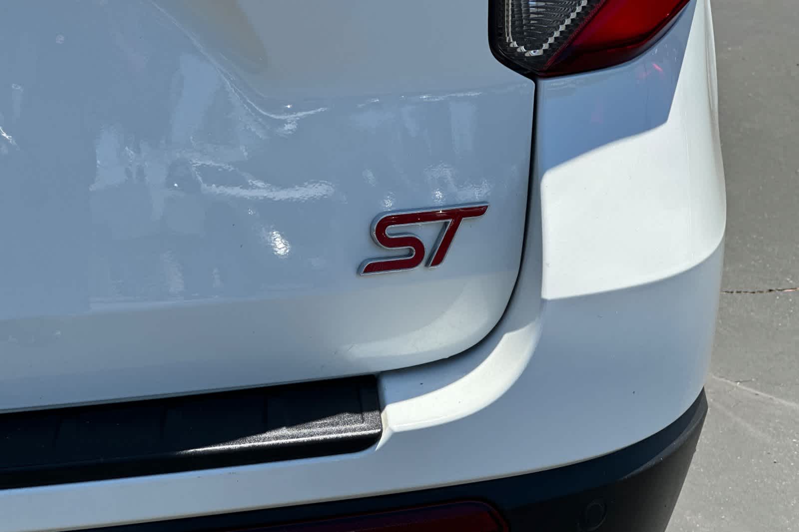 2020 Ford Explorer ST 26