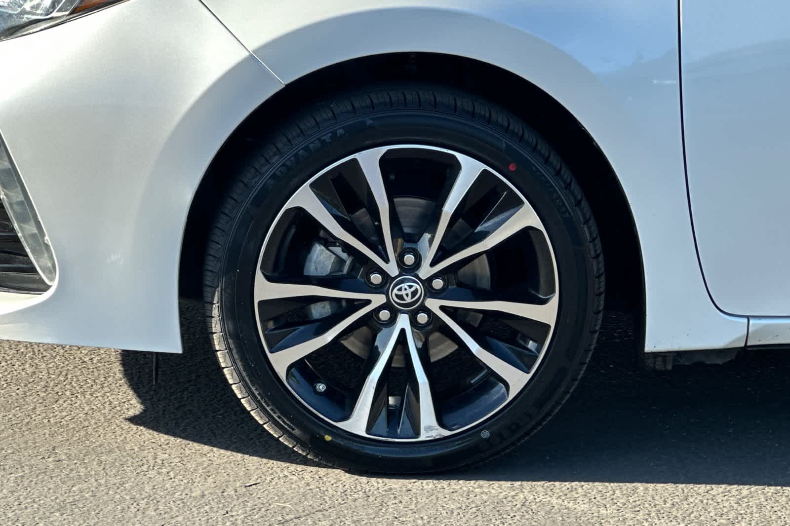 Thumbnail: 2017 Toyota Corolla - 24