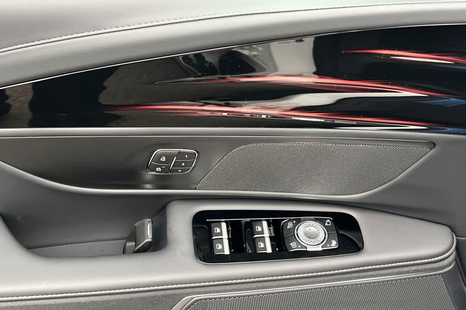 Thumbnail: 2026 Lincoln Nautilus - 13