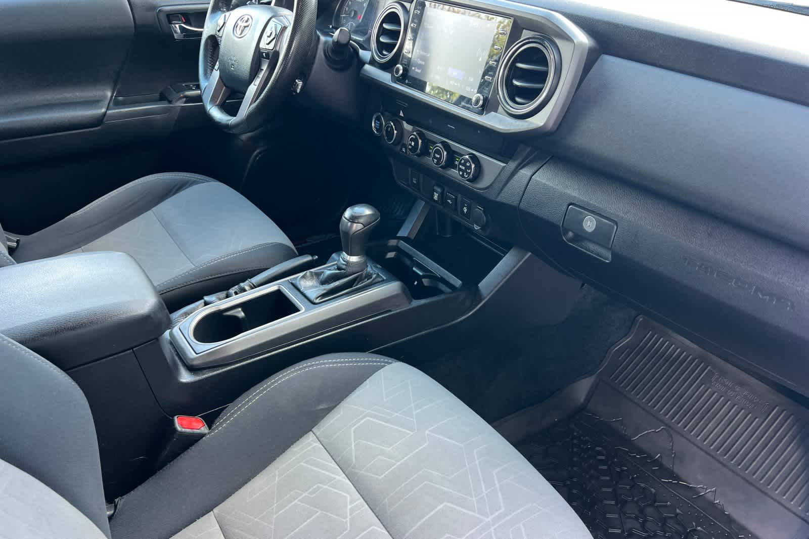 Thumbnail: 2020 Toyota Tacoma - 15