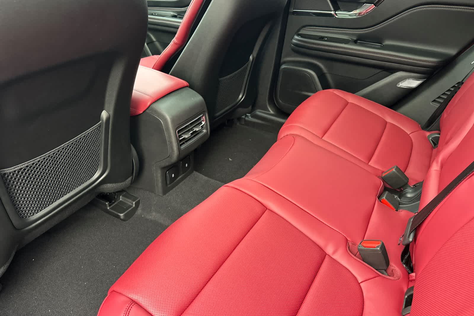 Thumbnail: 2026 Lincoln Corsair - 4