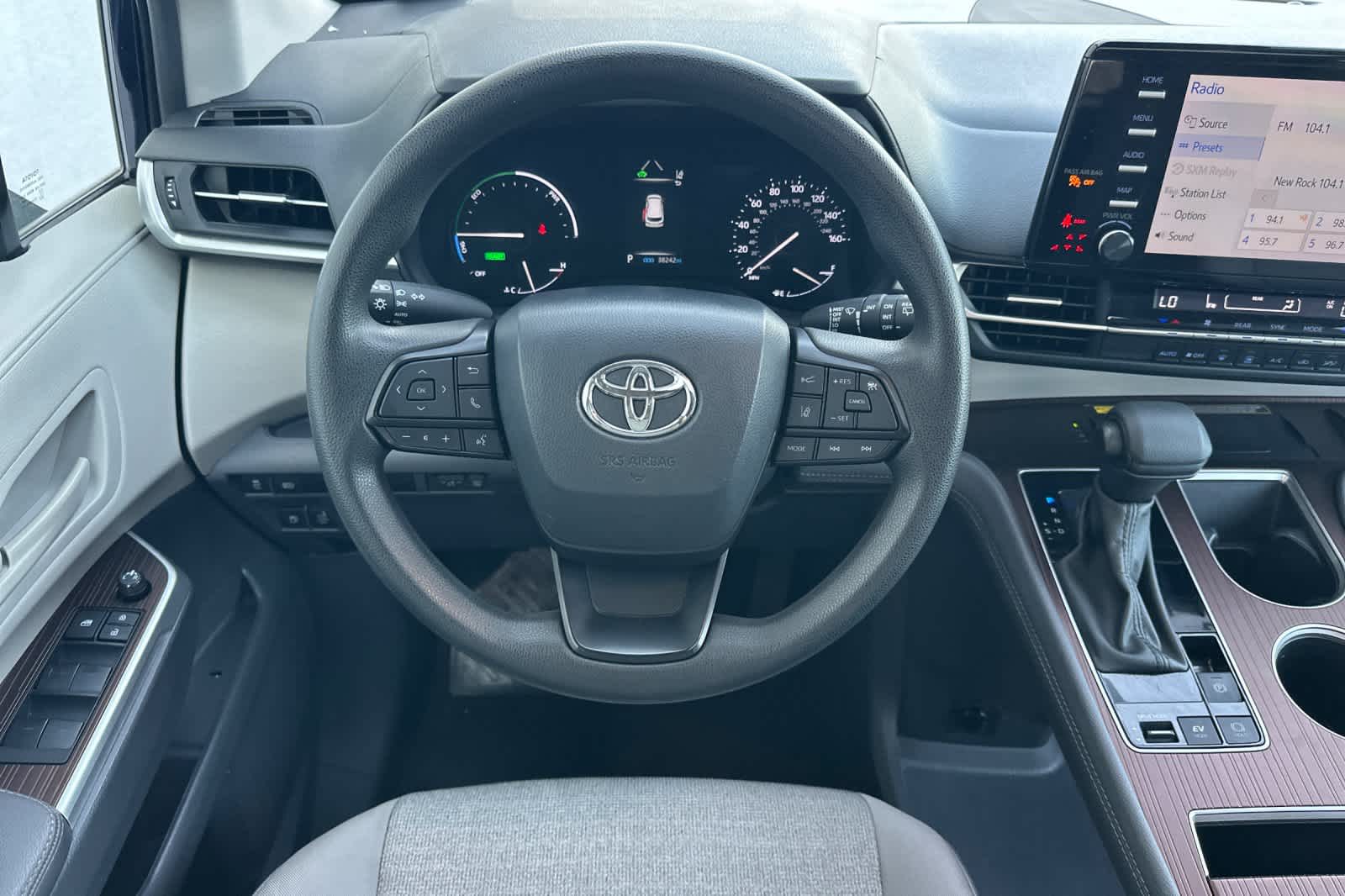 Thumbnail: 2024 Toyota Sienna - 15