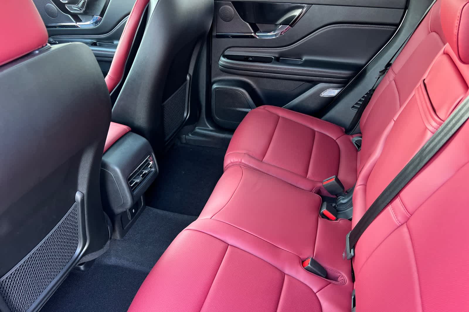 Thumbnail: 2026 Lincoln Corsair - 4