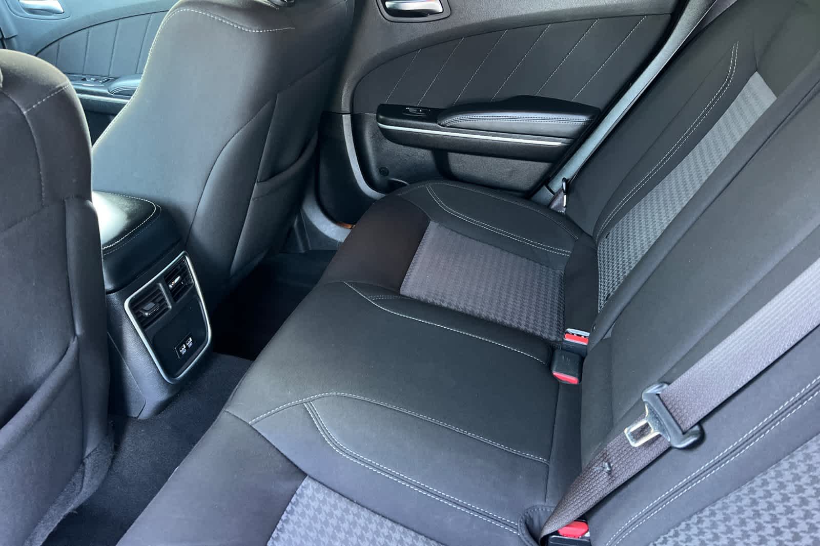 Thumbnail: 2022 Dodge Charger - 4