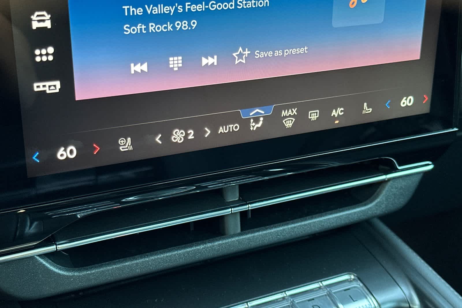 Thumbnail: 2026 Lincoln Nautilus - 21