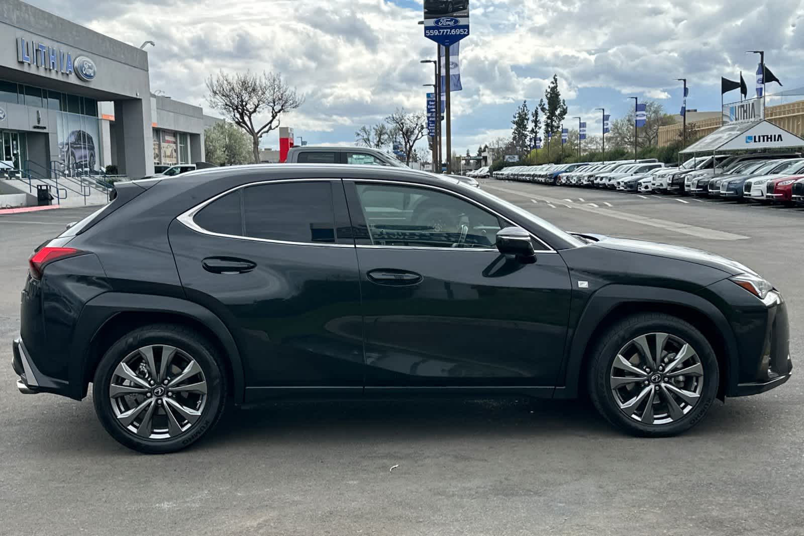 Thumbnail: 2020 Lexus UX - 8