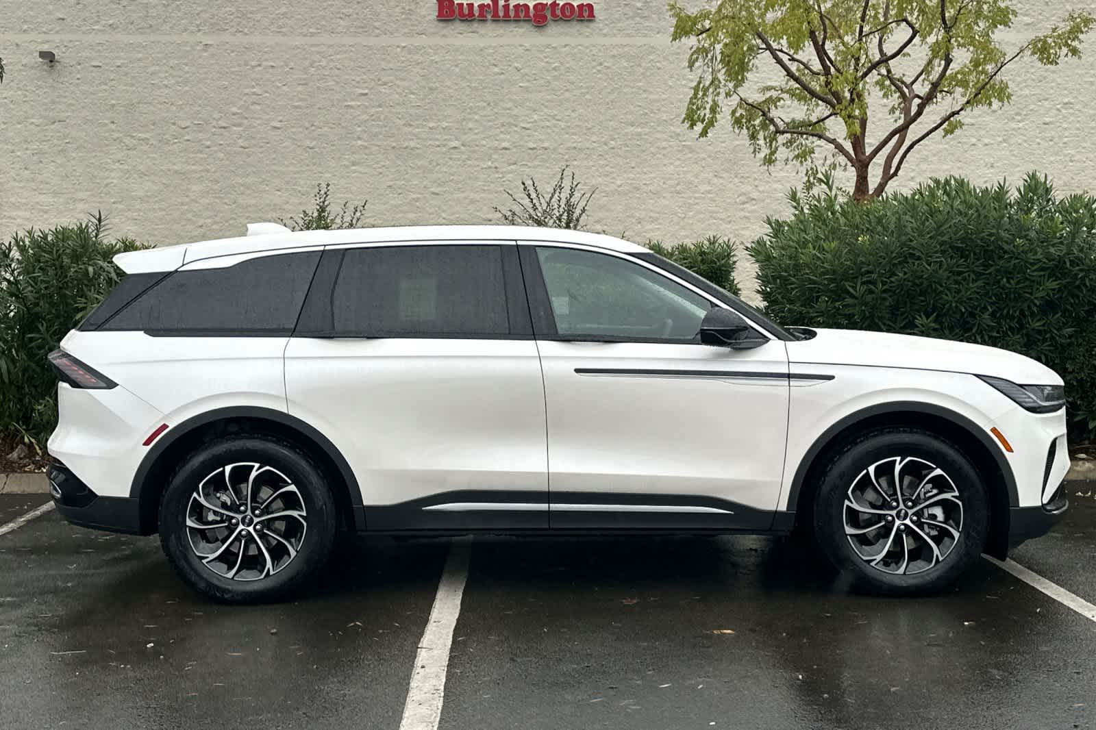 Thumbnail: 2026 Lincoln Nautilus - 8